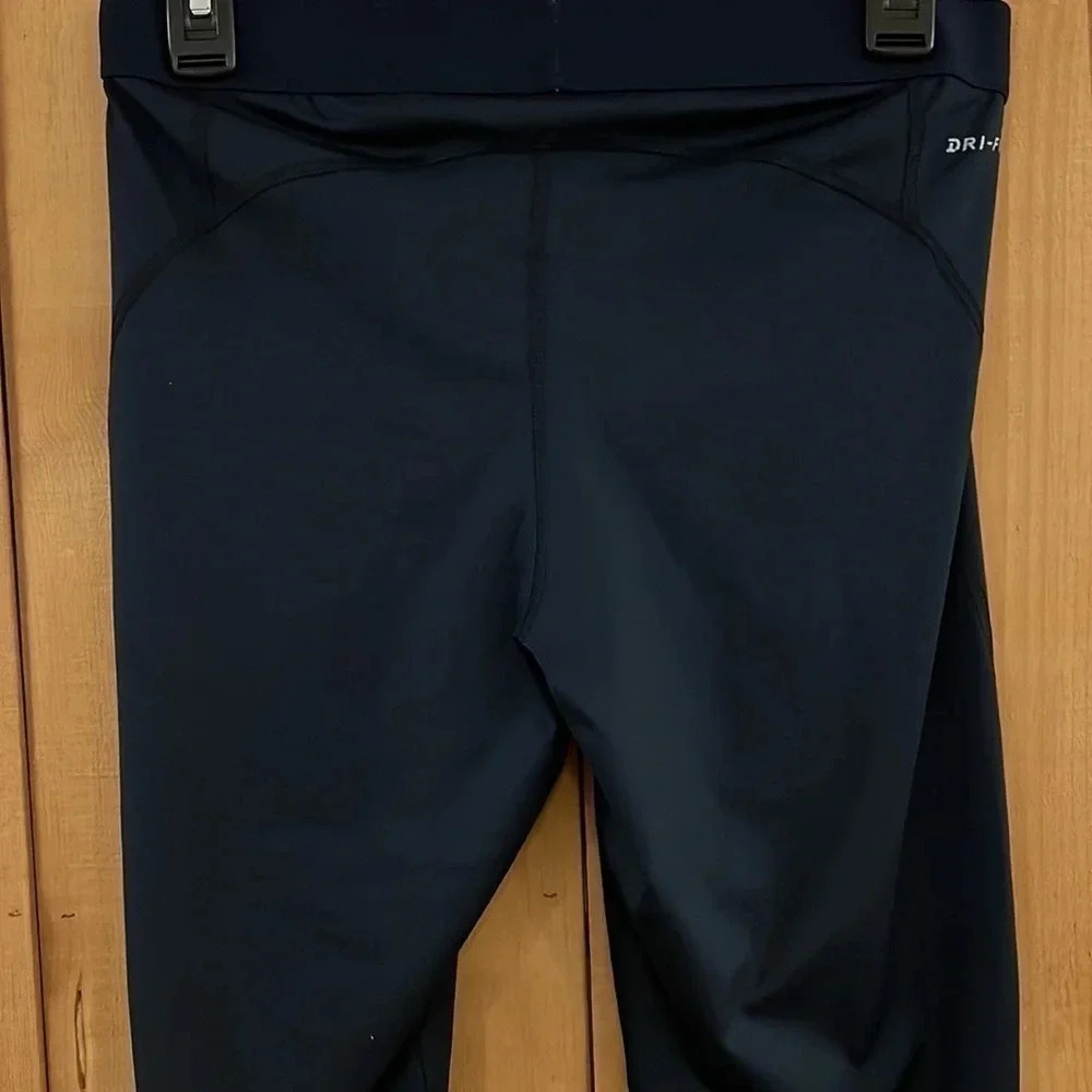 Nike Pro Capri Workout Size M - Picture 3 of 5